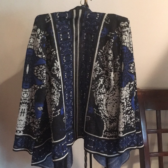 Blue and Black Sweater - Picture 3 of 3